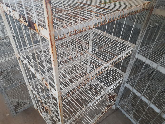 LOT OF C-GRADE EGG TROLLEYS