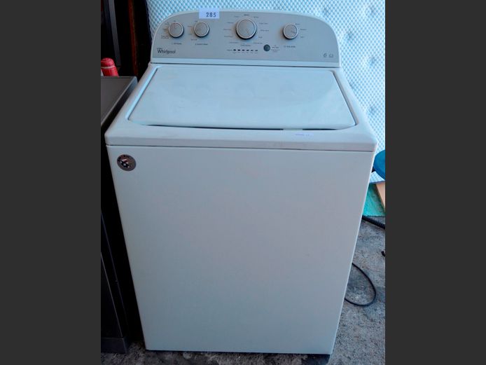 WHIRLPOOL TOP LOADING WASHING MACHINE [Dead]
