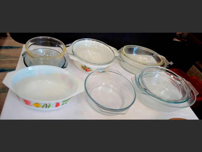 CASSEROLES WITH LIDS, GLASS BOWLS, etc