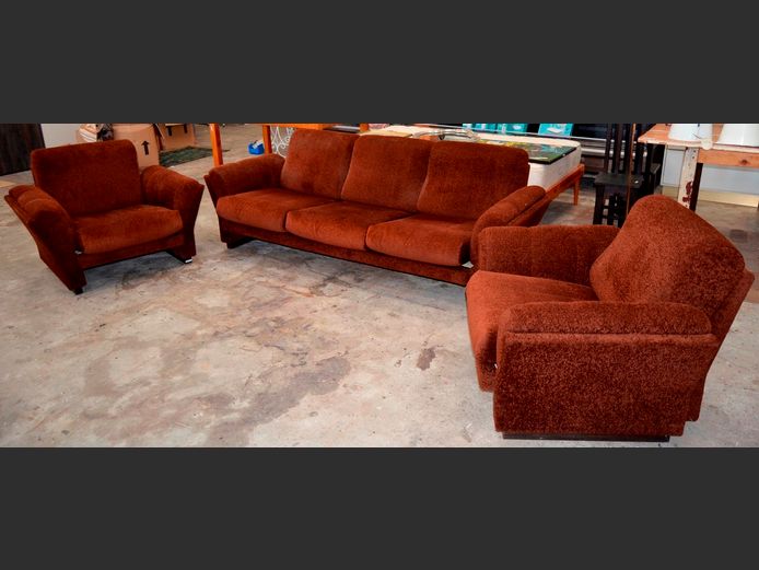 BROWN UPHOLSTERED 3-PIECE, 5-SEATER LOUNGE SUITE