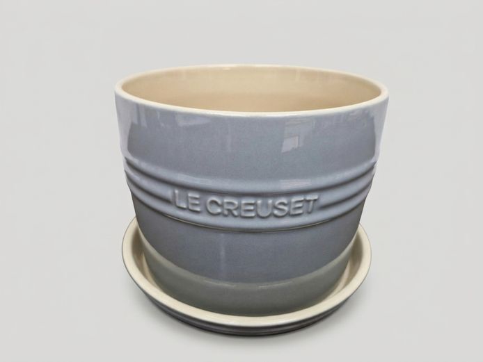 Le Creuset Glazed Stoneware 18cm Herb Planter & Tray in Mist Grey