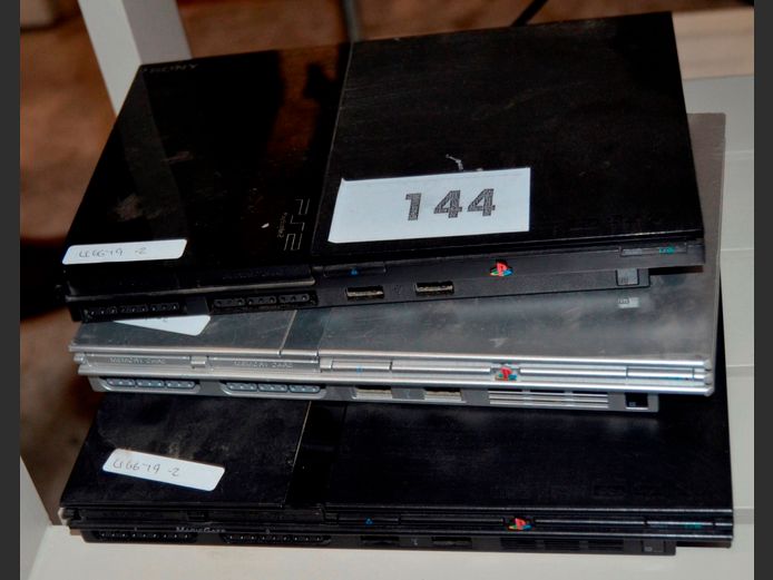 LOT: 3 x PS2 SLIM CONSOLES [Untested, no power supplies]