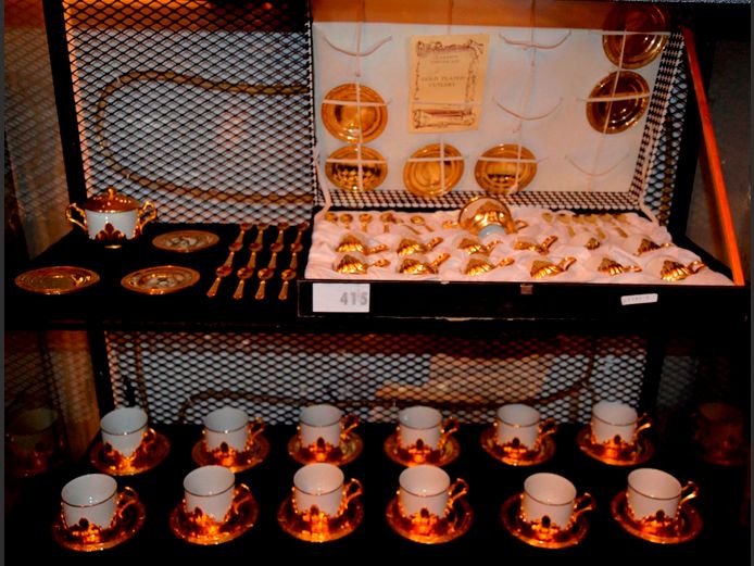 MONOPOLI 24 CARAT GOLD PLATED 76-PIECE TEA & ESPRESSO SET [Chip to 1 Cup]
