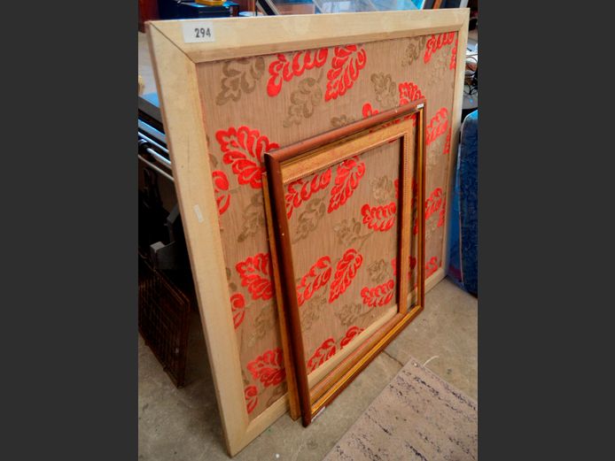 FRAMED FABRIC ARTWORK & PICTURE FRAMES