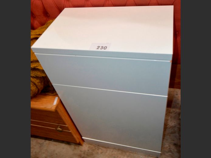 WHITE DUCO DISPLAY STAND, 50 x 31 x 84cm [Open back]