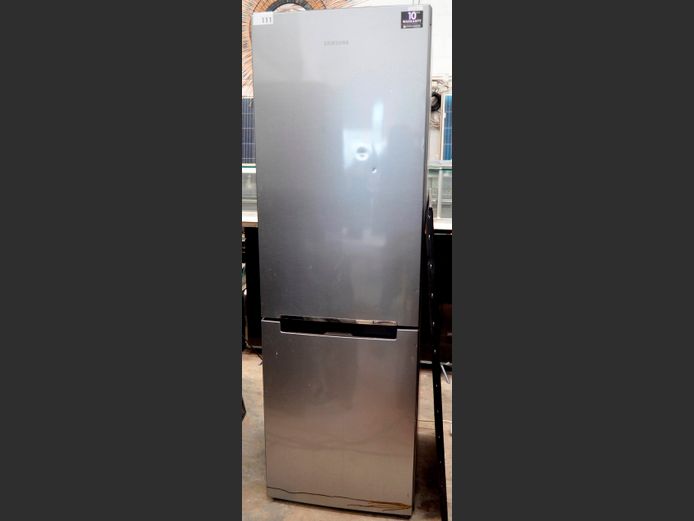 SAMSUNG METALLIC FINISH FRIDGE FREEZER [Switches on, Faulty, Dented]