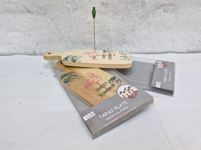 Mini Wooden Tapas Serving Plates with Cocktail Sticks Set (New)