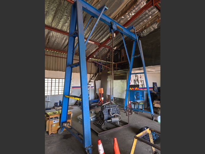 LARGE MOBILE “A” FRAME GANTRY + 5 TON YALE CHAIN BLOCK