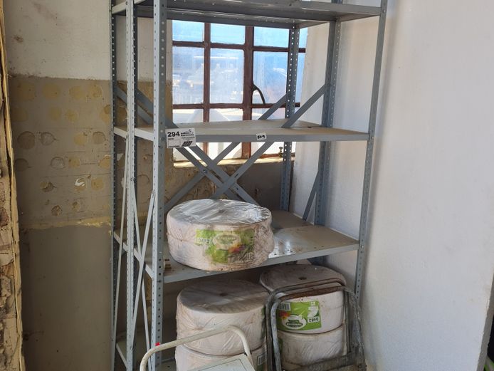 2 X BOLT AND NUT SHELVING