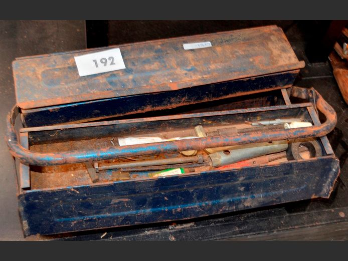 BLUE METAL TOOLBOX WITH CONTENTS, 46 x 20 x 16cm [Rusted]