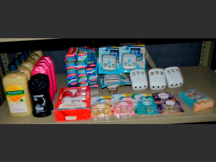 LARGE LOT: PALMOLIVE BATH CREAM, COLGATE TOOTHPASTE, OLD SPICE BODY LOTION & DEO SET, etc [Condition of contents unknown]