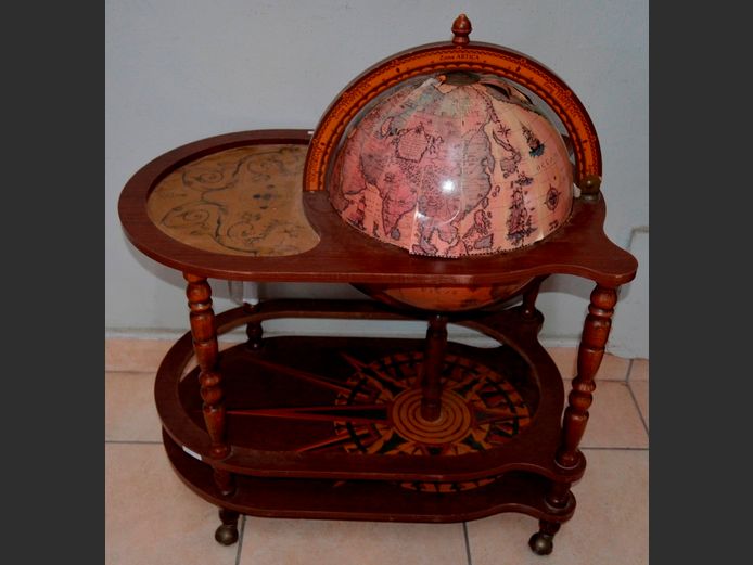 VINTAGE WORLD GLOBE DRINKS TROLLEY, 80 x 50 x 90cm [In need of restoration]