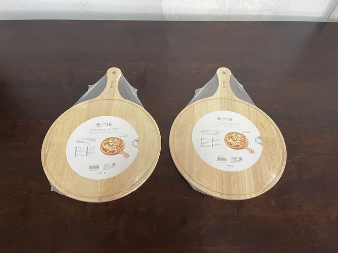 Pizza cutting board x2