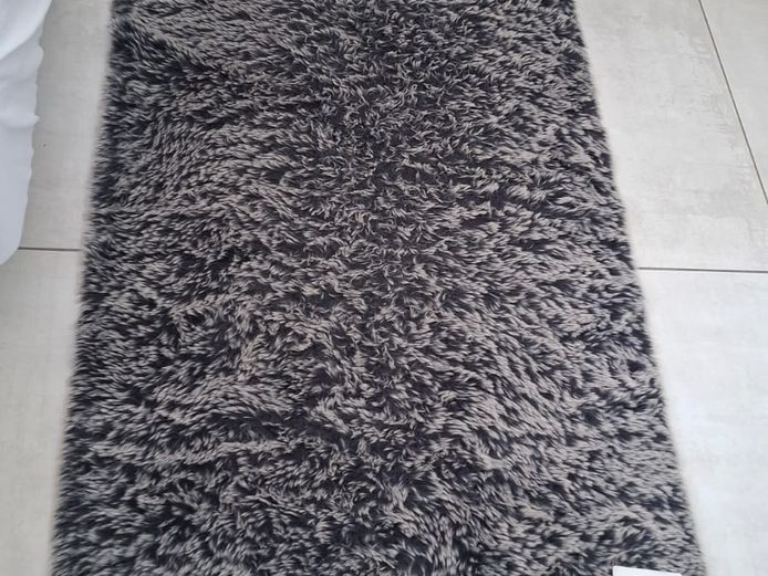Loose carpet