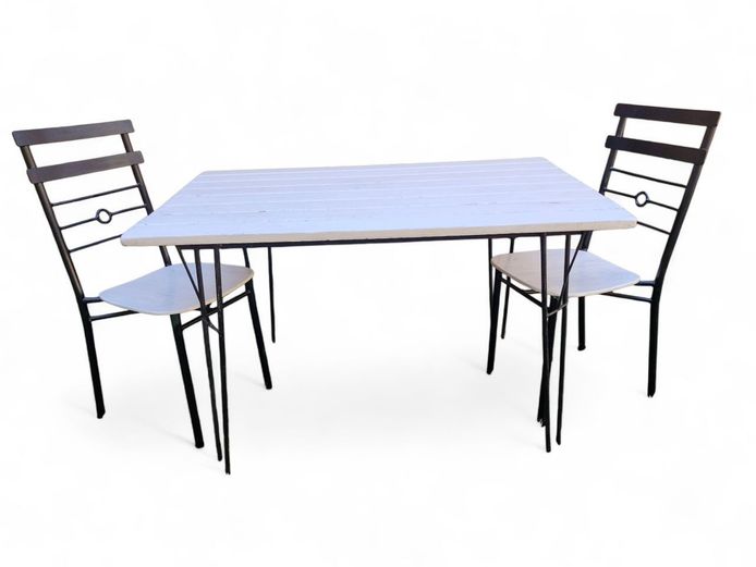 Hair Pin Leg Table & Metal Frame Chairs with Wooden Seats
