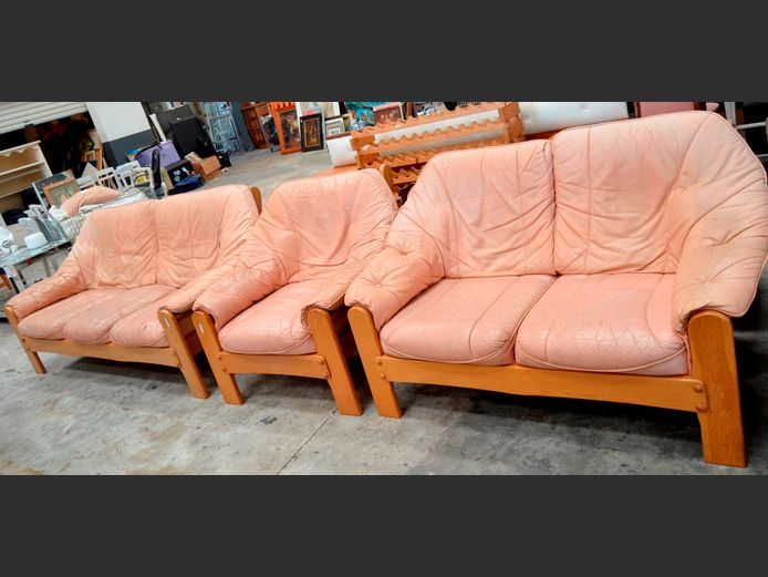 LEATHER & OAK 3-PIECE, 6-SEATER LOUNGE SUITE [Needs re-covering]