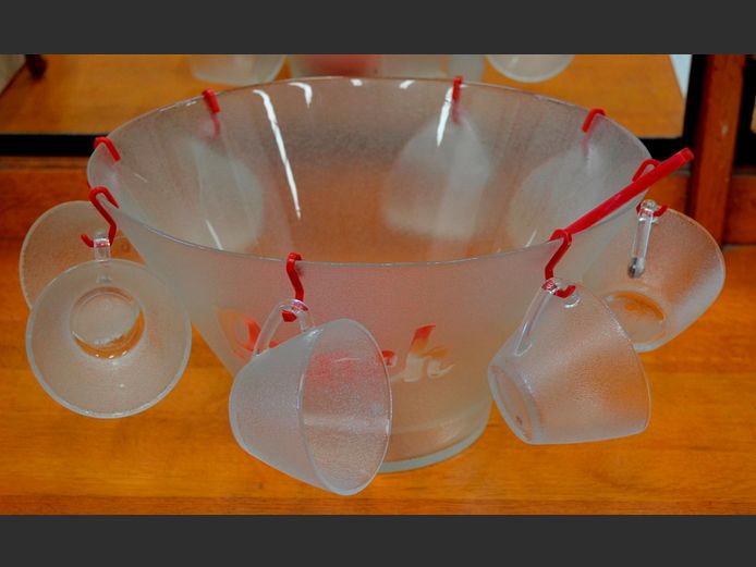 18-PIECE PUNCH BOWL SET