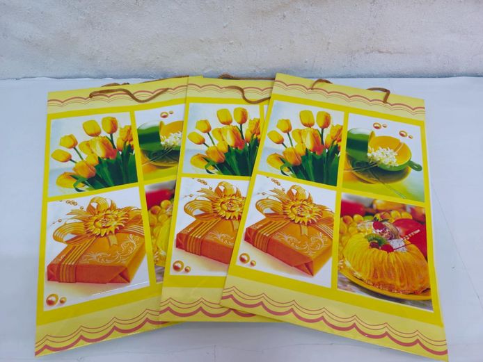 3-Pieces Large Yellow Floral Pattern Gift Bags with Handles
