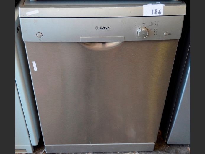 BOSCH STAINLESS STEEL FRONT DISHWASHER [Switches on, untested further]