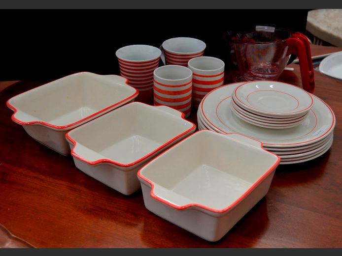 RED & WHITE DINNER PLATES, OVEN DISHES, MEASURING JUGS, etc
