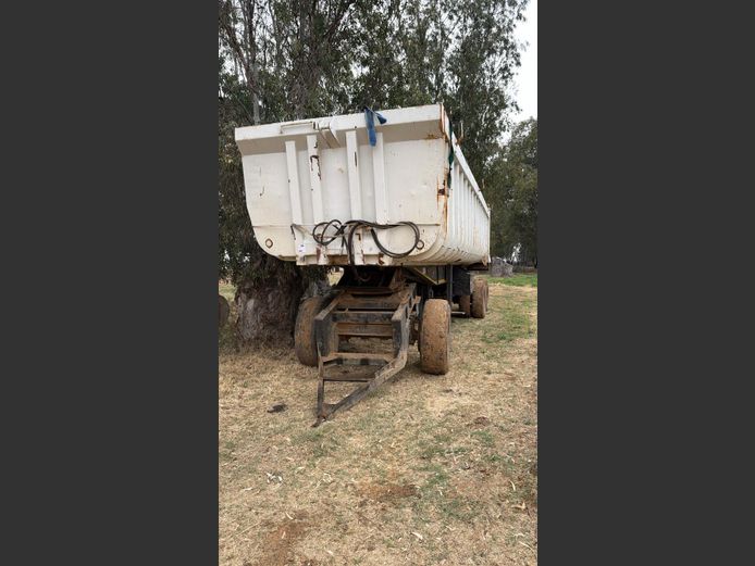 Coplan 30 cube tipper + dolly