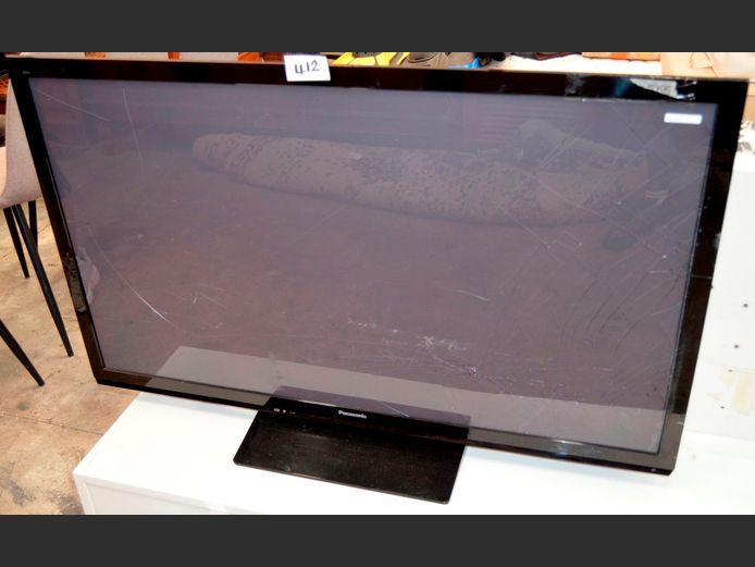 PANASONIC 50" PLASMA TV [Damaged] ### LICENCE PLEASE ###