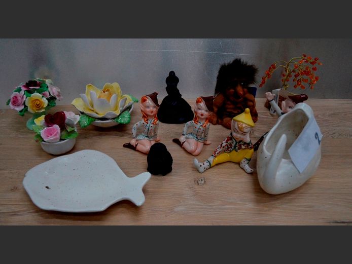 COALPORT, DENTON & ANOTHER ORNAMENTAL FLOWERS, GEMTREE, etc