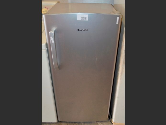 HISENSE SILVER BAR FRIDGE [Getting cold]