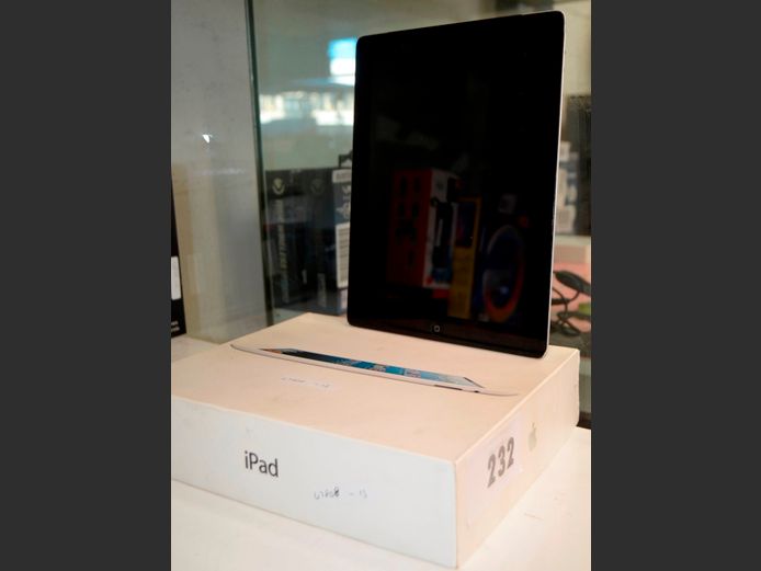 iPAD 64GB [Untested, needs pass code]