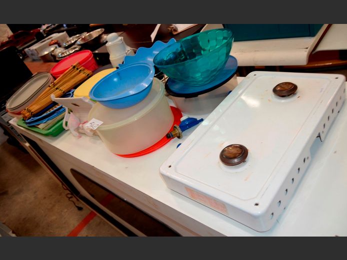 COUNTER TOP 2-BURNER GAS STOVE [Incomplete], TUPPERWARE BOWLS, etc