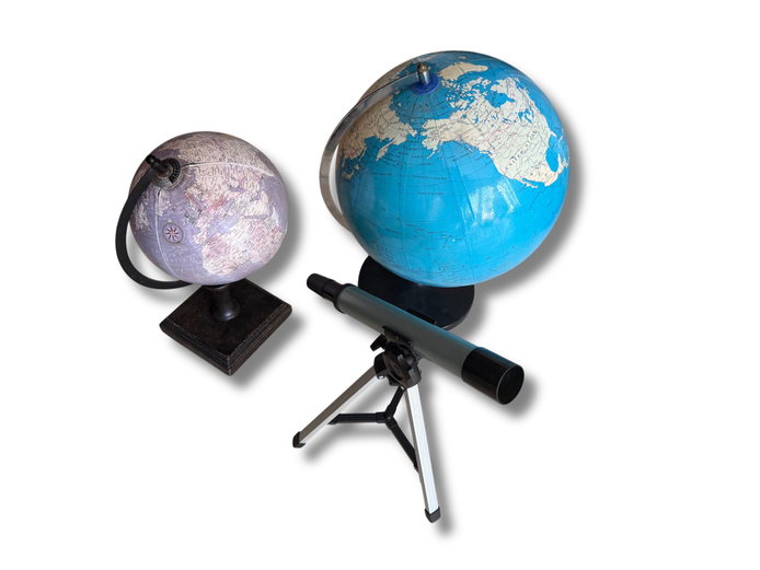 Lot of 2 Earth Globes and small telescope on tripod