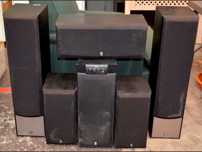 YAMAHA SURROUND SOUND SPEAKER SET [Switches on, untested further] [#: 414186826]