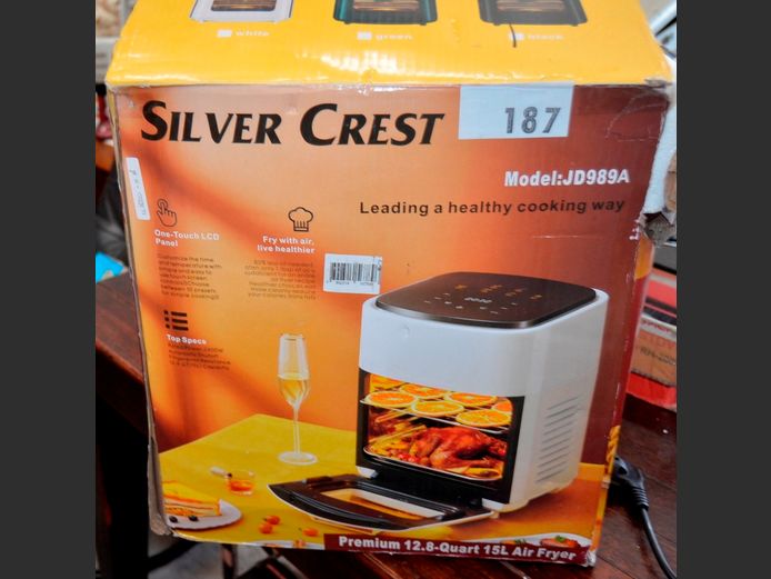 SILVER CREST EXTRA LARGE CAPACITY AIR FRYER [Switches on, untested further]