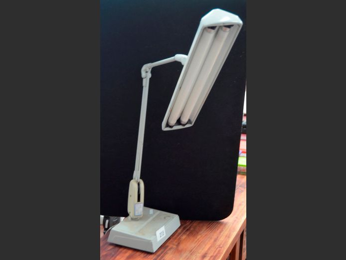 VINTAGE ADJUSTABLE JEWELLER'S LAMP