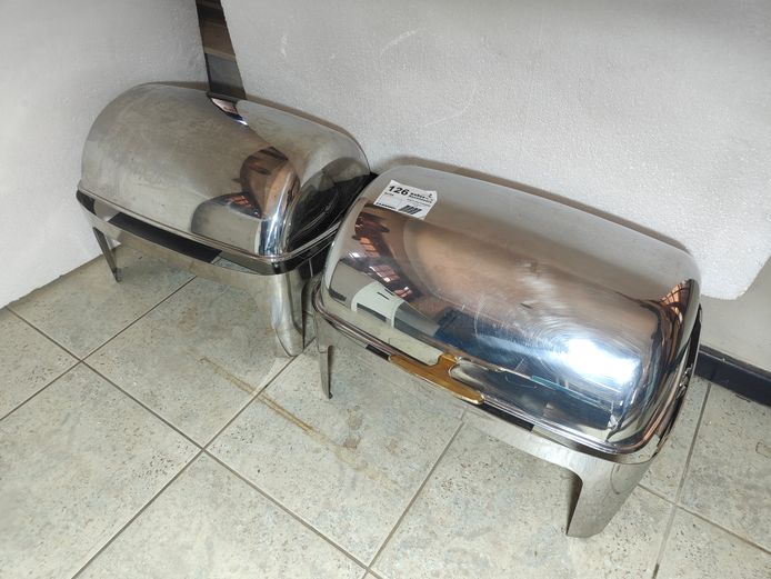 2 X CHAFING DISHES