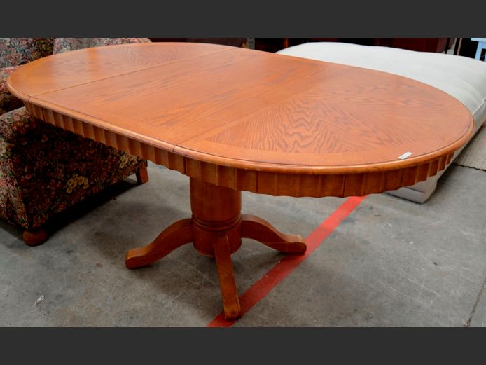 OVAL OAK DINING TABLE, 179 x 106 x 78cm [Scuffed]