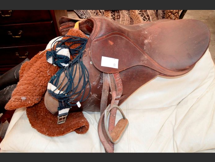 BROWN LEATHER SADDLE