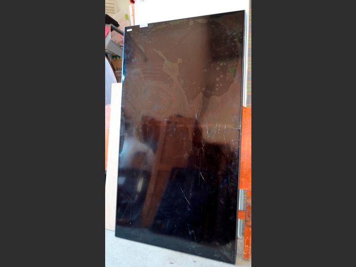SAMSUNG 75" L.E.D. TV [Untested, damaged] [#: CP1038832MP] ### LICENCE PLEASE ###