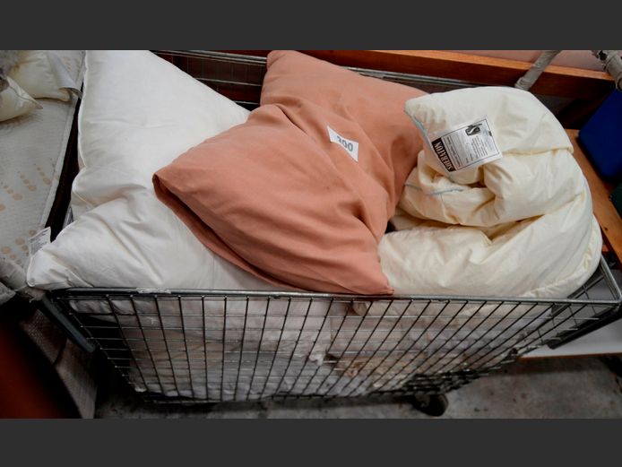 PILLOWS, CONTINENTAL PILLOWS, ELECTRIC BLANKET, etc [Untested] [Excl. bin]