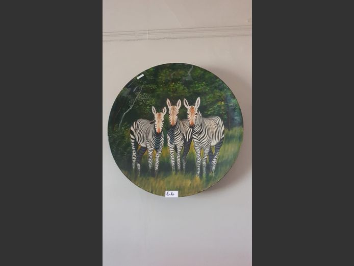 GLASS FIBRE HAND-PAINTED DECORATIVE WALL PLATE "ZEBRAS", 81cm Diameter 