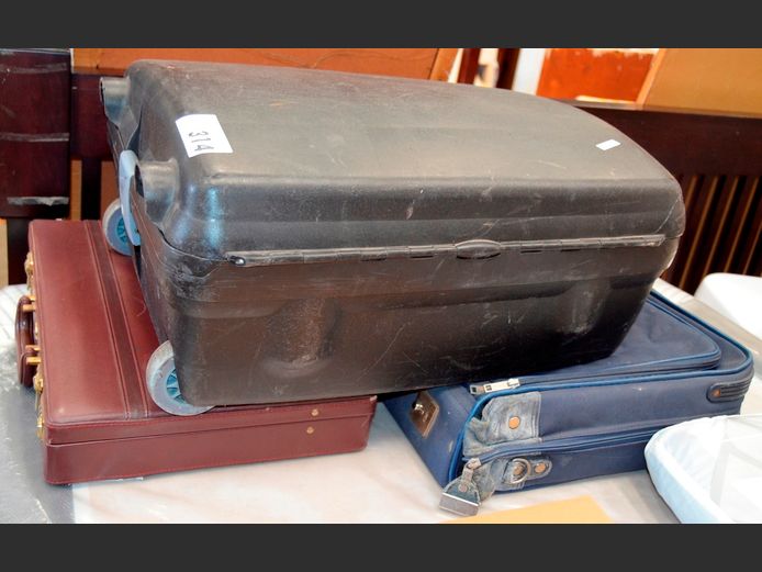 BLACK HARD SHELL SUITCASE & 2 BRIEFCASES