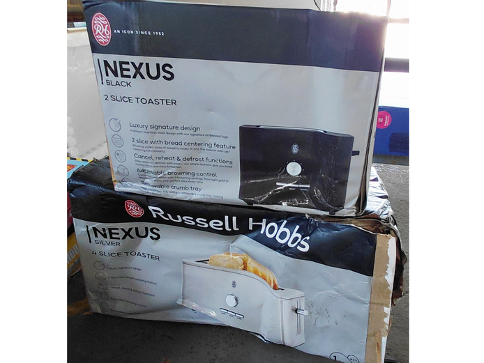 LOT OF RUSSELL HOBBS NEXUS BLACK 2SLICE TOASTER/ RUSSELL HOBBS NEXUS SILVER 4 SLICE TOASTER 