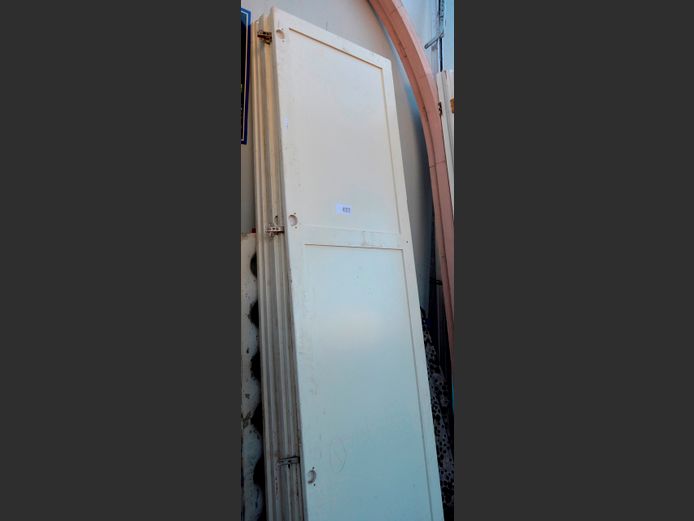 LOT OF 8: WHITE PAINTED CUPBOARD DOORS, 224 x 57cm