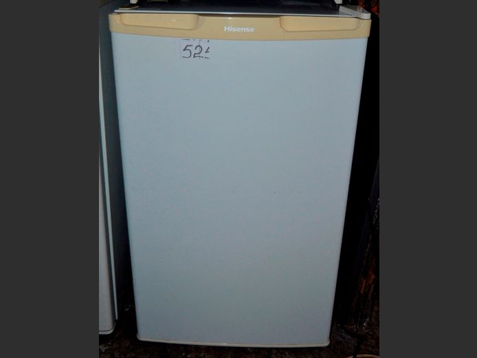 HISENSE 90 LITRE BAR FRIDGE [Getting cold]
