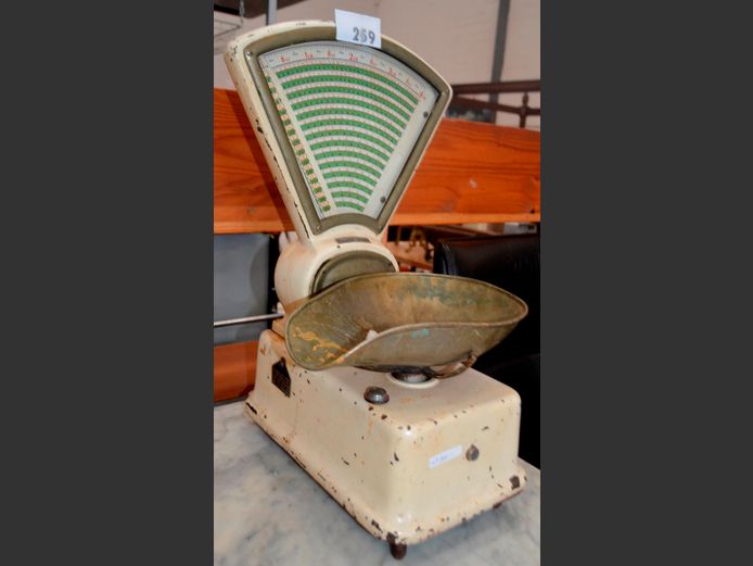 VINTAGE GROCER'S SCALE, 38 x 22 x 58cm