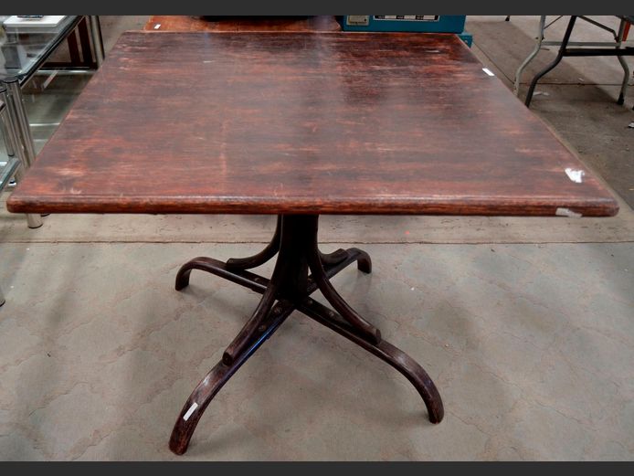 WOODBENDER STAINED OAK 4-SEATER TABLE, 92 x 92 x 73cm