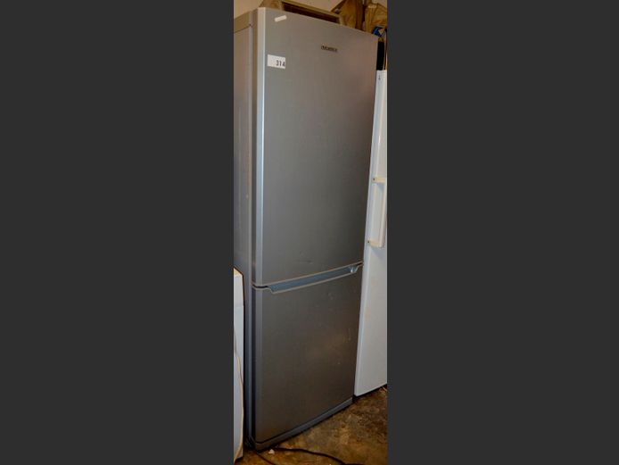SAMSUNG METALLIC FINISH FRIDGE FREEZER [Getting cold, dented] [#: 414615080]