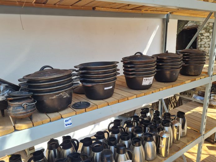 LOT CAST IRON POTS
