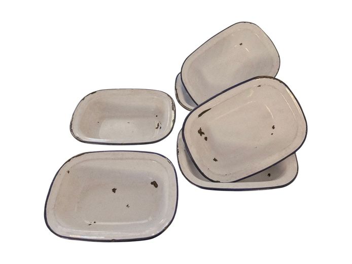 Mid-Century Falcon Enamelware Pie Dishes