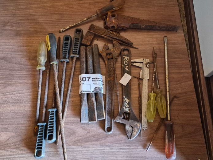 LOT VARIOUS TOOLS